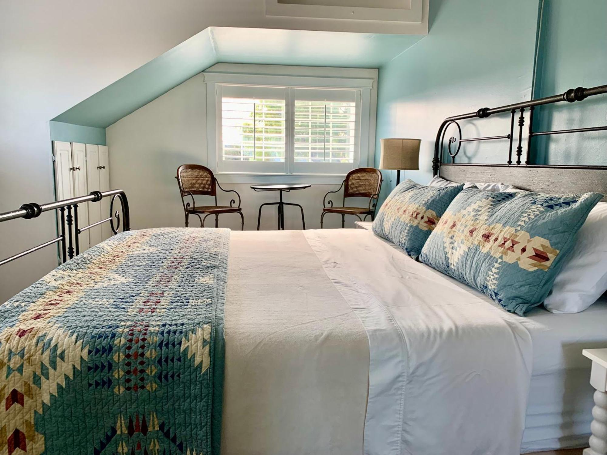 Dungeness Barn House Bed And Breakfast At Two Crows Farm Sequim Exterior photo