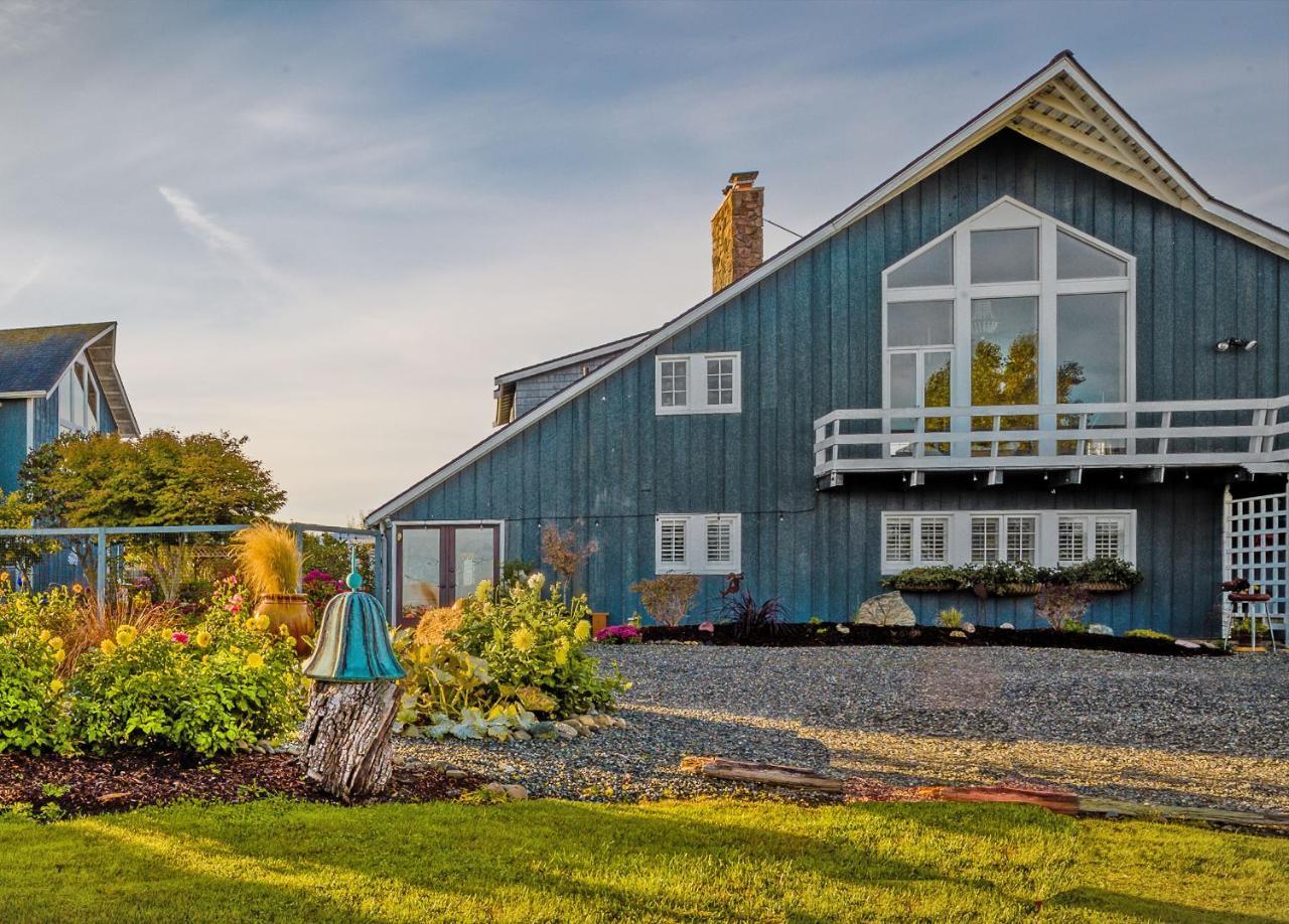 Dungeness Barn House Bed And Breakfast At Two Crows Farm Sequim Exterior photo